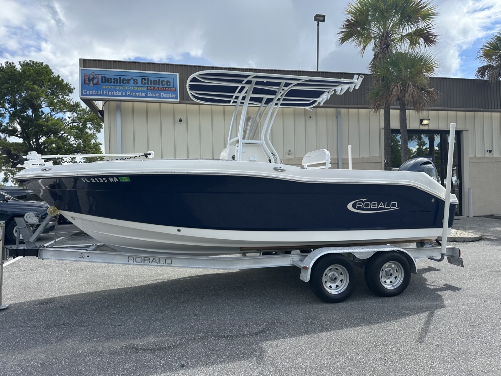 2016 ROBALO R200